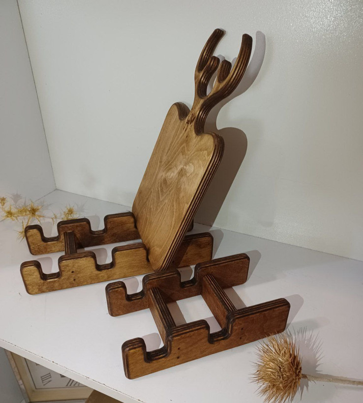 استند نگه دارنده،استند تخته،استند نگه دارنده ی تخته گوزنی،پایه تخته،پایه تخته سرو