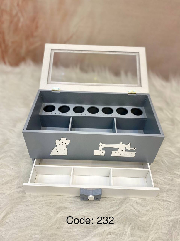 جعبه خیاطی عروس
